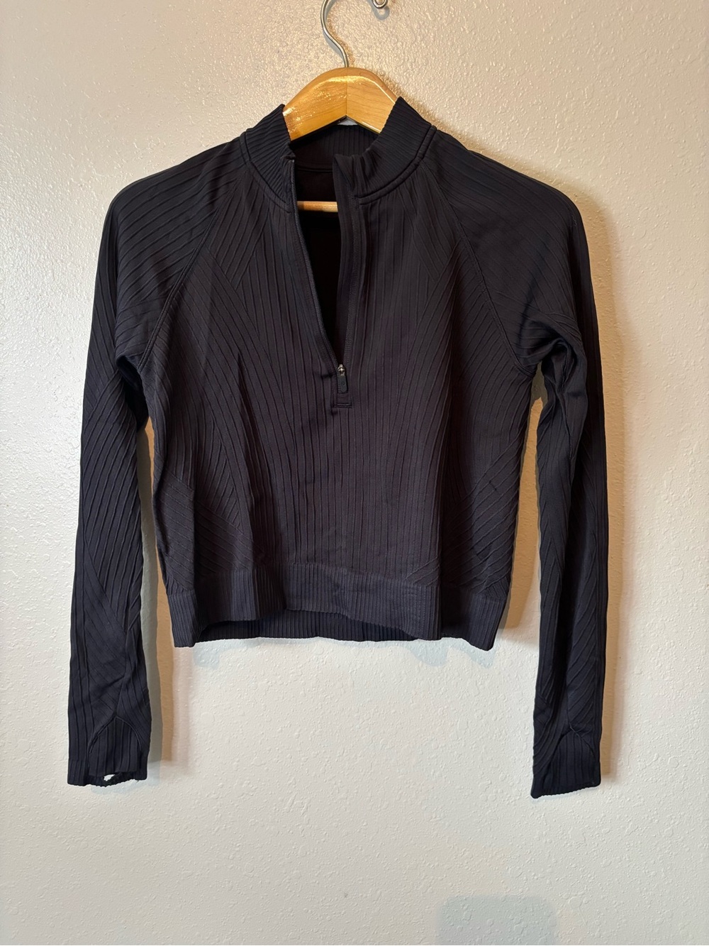 Lululemon rest less cropped half zip